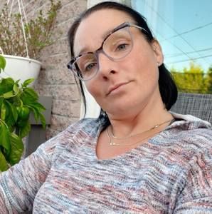 Meet your Posher, Karine